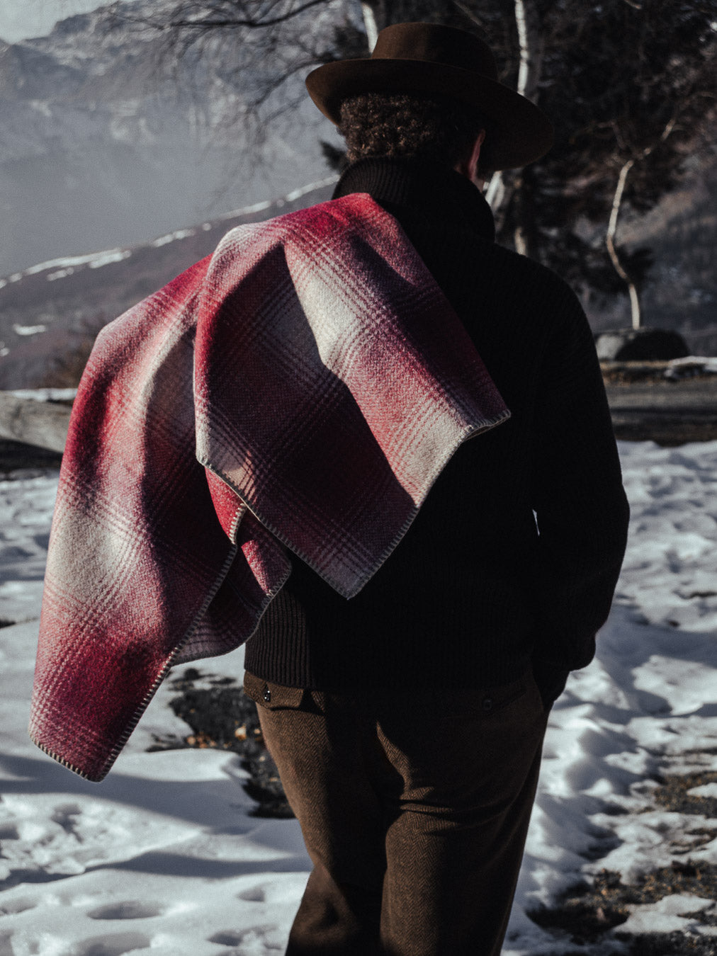 EASTWOOD - WOOL PONCHO - CHECK RED
