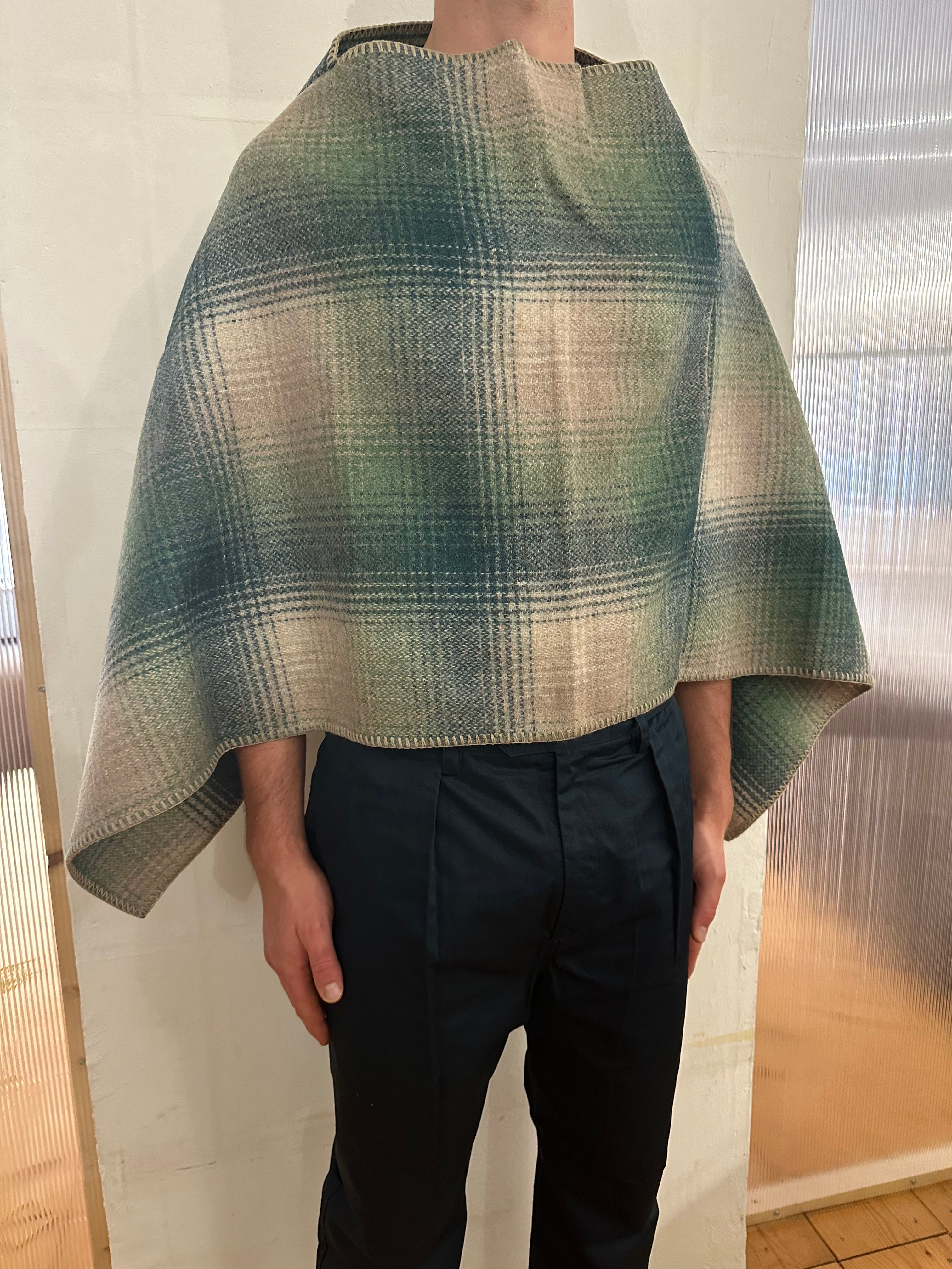 EASTWOOD - WOOL PONCHO - CHECK GREEN