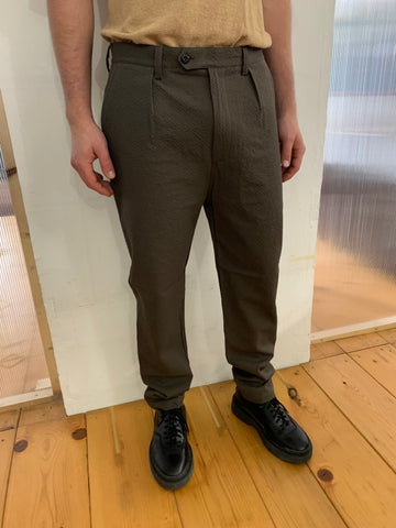 COMANCHE - CLASSIC TROUSERS - Seersucker Brown