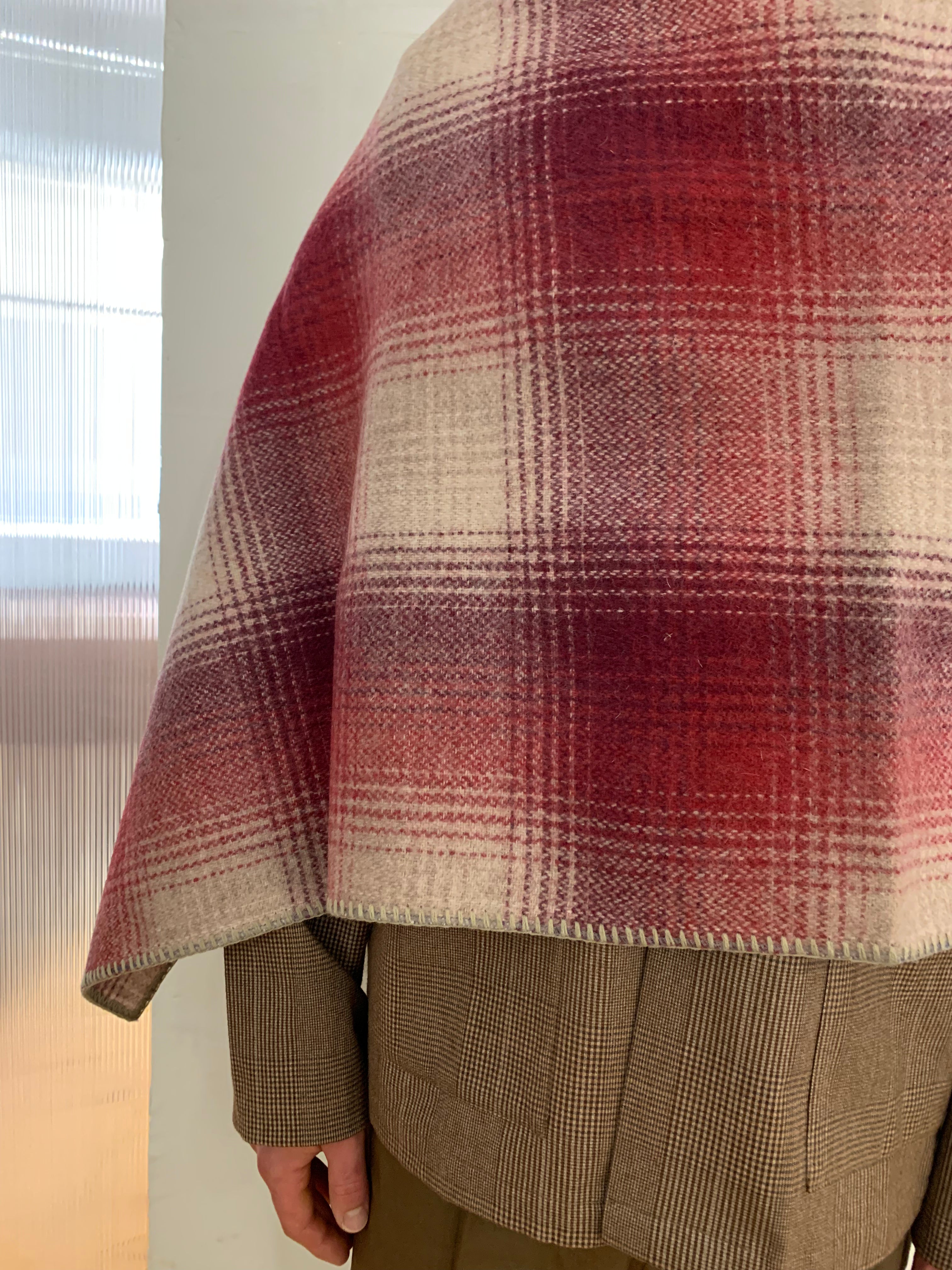 EASTWOOD - WOOL PONCHO - CHECK RED