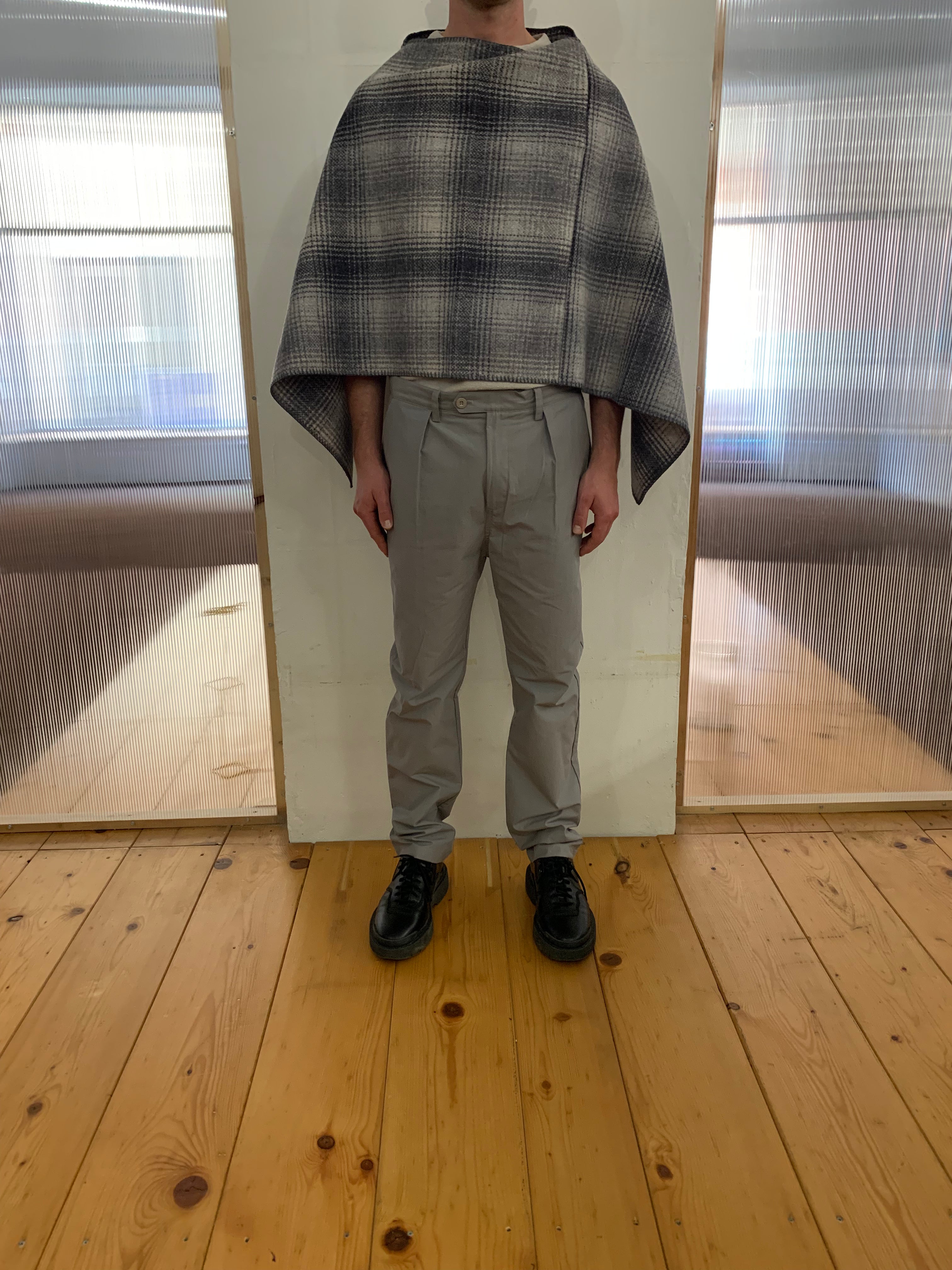 EASTWOOD - WOOL PONCHO - CHECK GREY